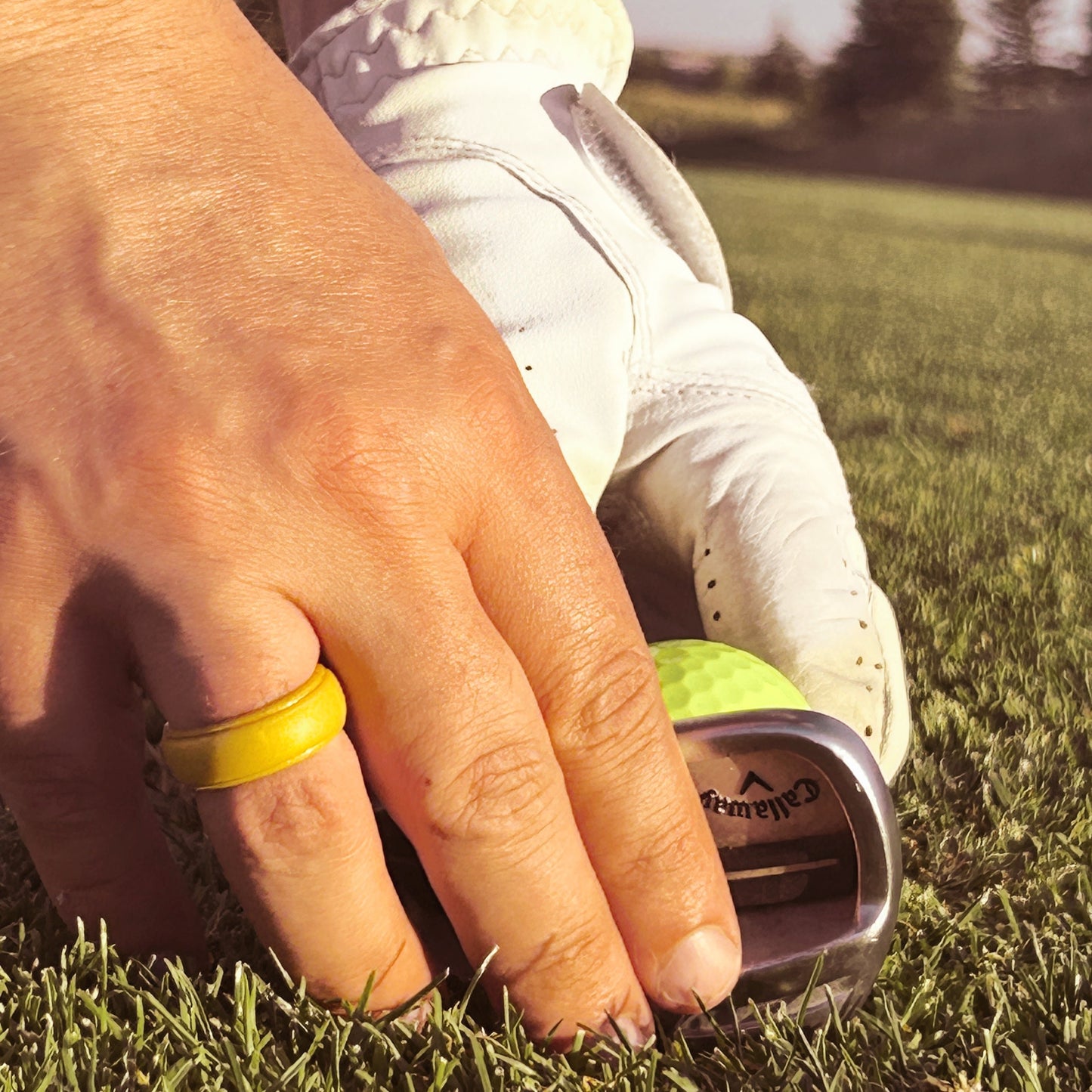 silicone ring, 8mm wide, weighs 1.2 grams